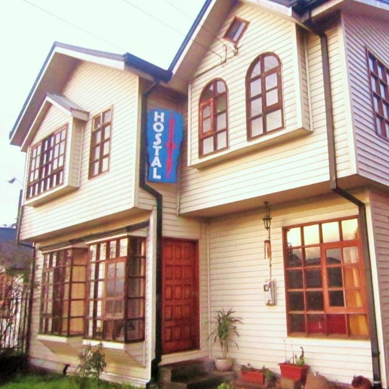Hoteles en Castro Chiloé Chile 4 4.Dic .Hostal TORRE DE Babel castro chiloe